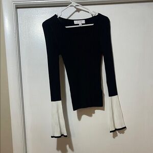Scripted Black Ribbed Long-Sleeve Top with White Bell Cuffs read description**